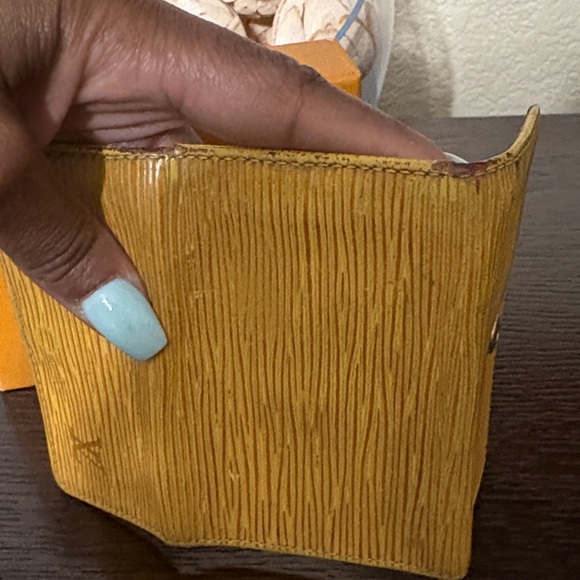 Louis Vuitton Epi Leather 6-Key Holder - Yellow with Purple Interior - Picture 6 of 8